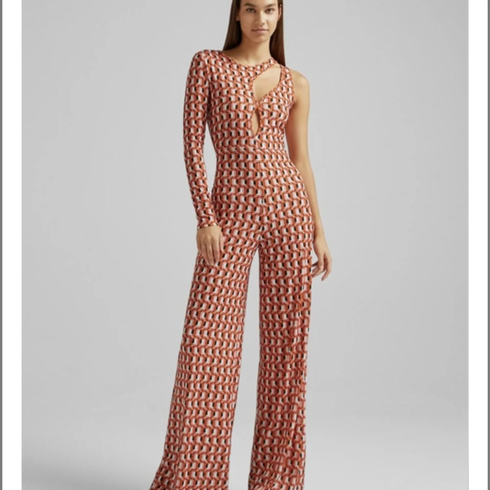 NWT BERSHKA Stylish Orange Patterned Jumpsuit SIZE S - Picture 1 of 5